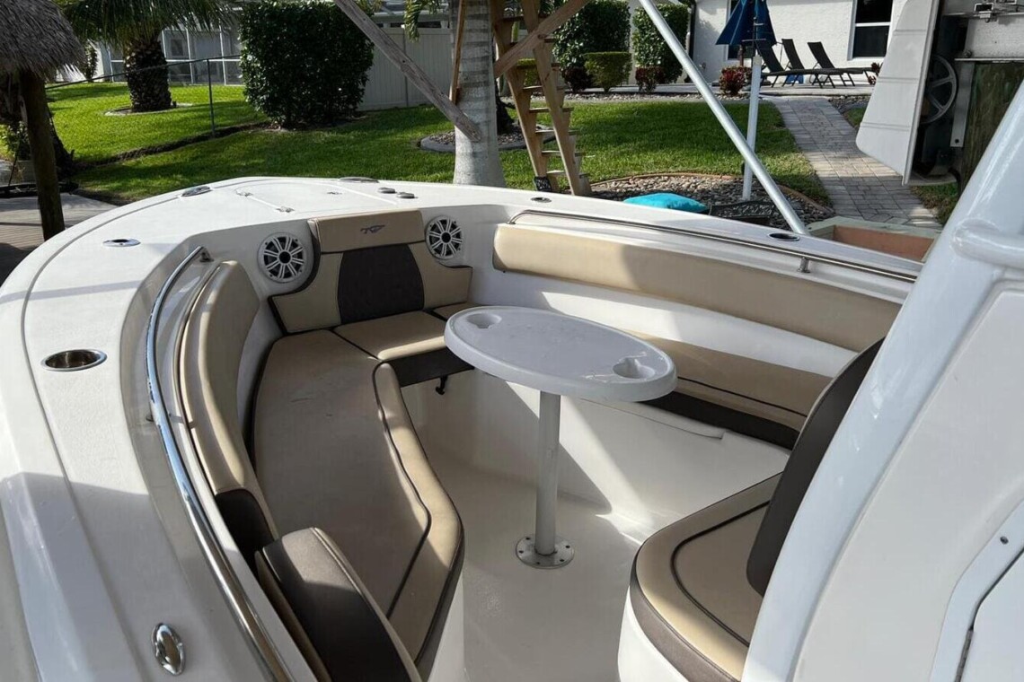 Tidewater Center Console Speed Dock Boat Rental Cape Coral